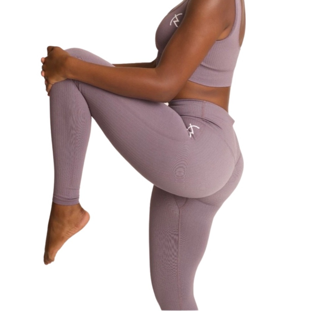 ZOEZI~ ribbed seamless leggings